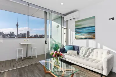 Image de Modern apartment overlooking Victoria Park with Aircon and Carpark