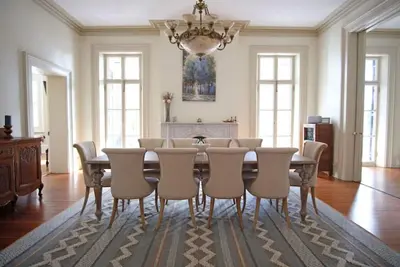 Image de Hamilton Estate - 8br Historic Downtown Estate with Courtyard &Parking