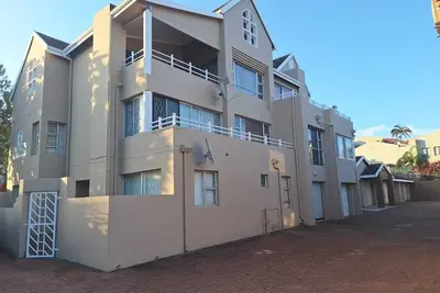Image de Stunning 3 Bedroom Apartment in Scottburg. Sea View. Overlooking Golf Course