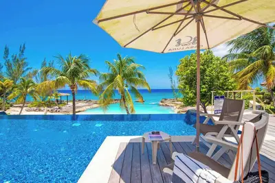 Image de Casa Luna 14: Gated Resort South of 7Mile Beach w/Beach Cove, Communal Pool, Heated Spa + Gym