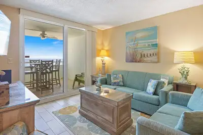 Image de New! Introducing Sun Day Best! Gulf Front Condo Is Fun Any Day Of The Week!