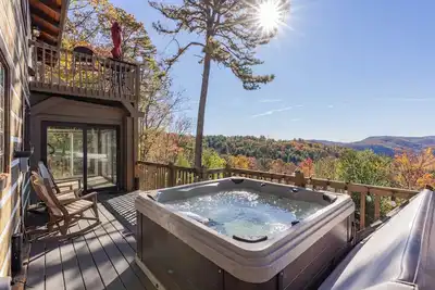 Image de Hawk's Rest: Private Cabin, Great Views, Hot Tub, Wifi, Fireplace