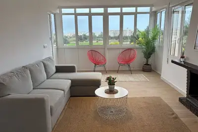 Image de Cozy apartment next to the beach by beBalmy