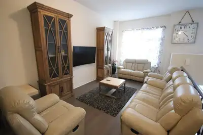 Image de First Class Four Bdrm Home In Vaughan Near Toronto
