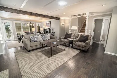 Image de Downtown dog-friendly home w/patio & parking