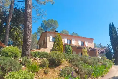 Image de Villa Anamour, une maison de vacances pour 8 personnes avec piscine privée à Draguignan