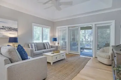 Image de 8114 Wendover Dunes ~ Large Screened Porch | Steps to Beach!