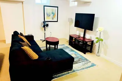 Image de Cozy and private 1-bedroom apartment in a serene Milton neighborhood