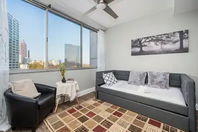 Image de Charming Condo with City Views