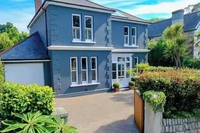 Image de Rosebank - Detached house in Falmouth with parking