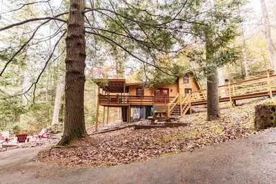 Image de Dog-friendly Cabin in Appalachian Mountains! -near At, firepit, with hot tub!