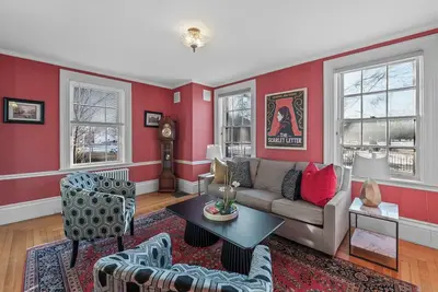 Image de Spacious 1br on Salem Common l Steps to Downtown l Fenced in Yard + Parking