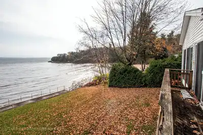 Image de Spacious Lake Front 6-bedroom house on Historic Lake Champlain