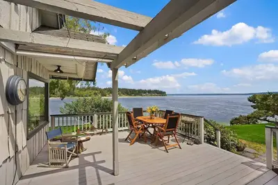 Murden Cove Waterfront Retreat: 3br Oasis & Kayaks