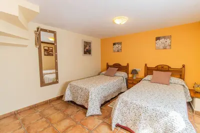 Image de Apartment for Couples in the Pyrenees - Garden & Parking
