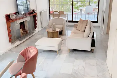 Image de Stylish Flat Near Lycabettus | Balcony & City Views