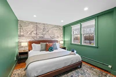 Image de 1br on Salem Common l Steps to Witch Museum and Downtown l Fenced in Yard