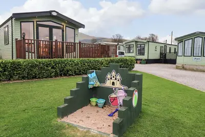 Highlands Way Lodge, pet friendly, with a garden in Cleator Moor