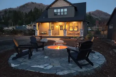 Image de Stargazer Lakehouse - New beautiful home at Detroit Lake