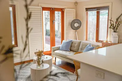Image de The Braddon Classic - a spacious two-story home in the heart of Canberra