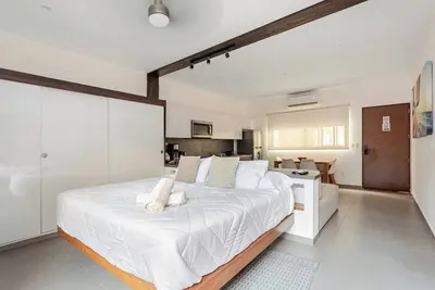 Image de Fully furnished and equipped studio, near 5th Av.