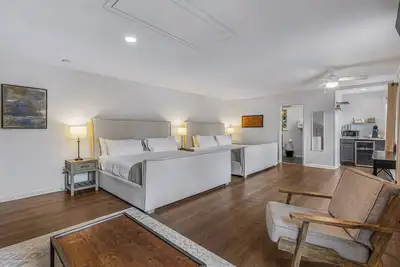 Image de Double King Room at our Boutique Bed & Brewery