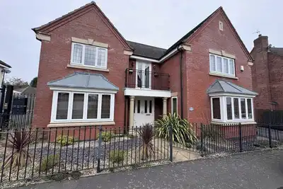 Image de Spacious 4bd House with Character in Coventry