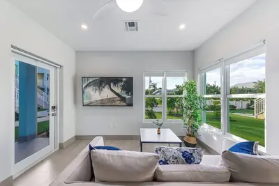 Image de Island Stay in West Bay - 3 Min to Beach | West Nest #105