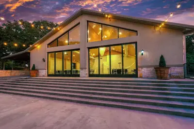 Image de Beautiful Tuscan Estate with 10 bedrooms on 13 acres Weatherford