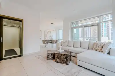 Image de Stylish 2-Bedroom Apartment with Iconic Views | The Lofts, Downtown Dubai