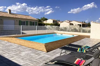 Image de Maison moderne et au calme avec piscine privée