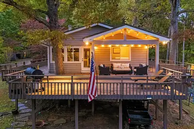 Image de Stunning Views + Arcade Games | Serene Retreat | Cabin in the Sky by AvantStay