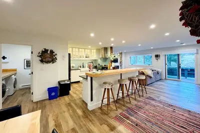 Image de Stylish East Vail Condo - Steps to Town Bus!