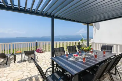 Image de Luxury Holiday Villa with magnificent views!