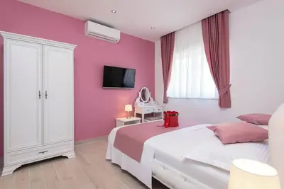 Image de Luxury 2-Bedroom Holiday Apartment Domenica