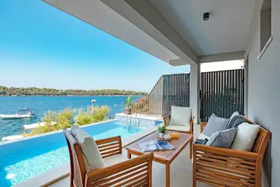 Image de Beachfront Holiday Villa Marija with infinity pool