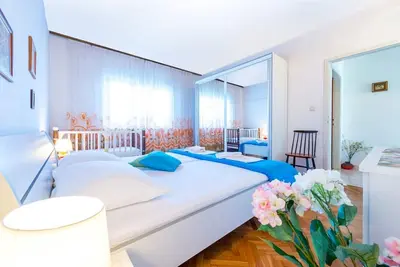 Image de Great Holiday Home very close to the sea and main beach Trstenica