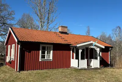 Image de Red Sweden vacation home in SmĂĄland by the lake