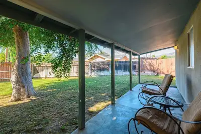 Image de Charming Escape with Stylish Decor & Outdoor Space