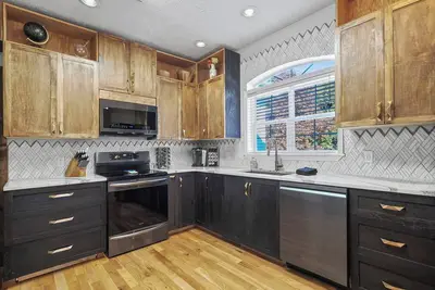 Image de 3 bedroom | Near Castle Farms |