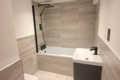 Cozy 1-bedroom apartment in tranquil Nottingham with Castle View