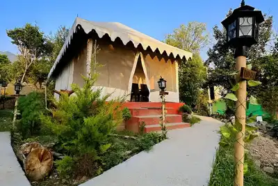 Image de Hollywood Camps and Restaurant Bir