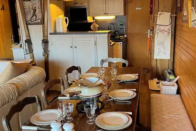 Image de Appartement 68 m² haut de chalet, 3° étage, Courchevel 1850, vue exceptionnelle.