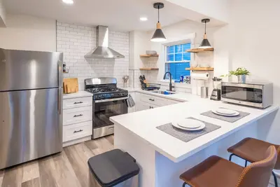 Image de Bloomfield 3 Bed, 1 Bath. Walk 2 train to Nyc, Laundry-In Unit, Pets Ok, Parking