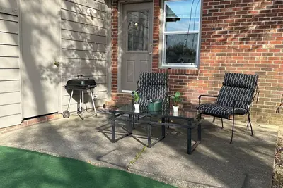 Image de Charming 2-bedroom unit centrally located near the heart of downtown Greensboro
