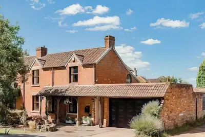 Image de 5 bedroom accommodation in Trowbridge