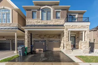 Image de 1 Cozy & Spacious New home in Caledon, 4 bedrooms, accommodates 12 people