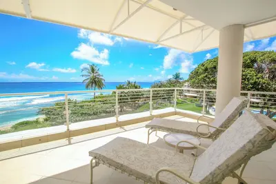 Image de Palm Beach 401, Hastings Barbados, 2 Bdrm Condo. Stunning Ocean & Garden Views!
