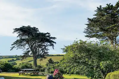 Image de A single level spacious Hope Cove holiday home, perfect for groups of up to twelve.
