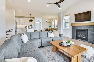 Image de New Home w/ Amazing Views in Eden < 6 Mi to Ski!